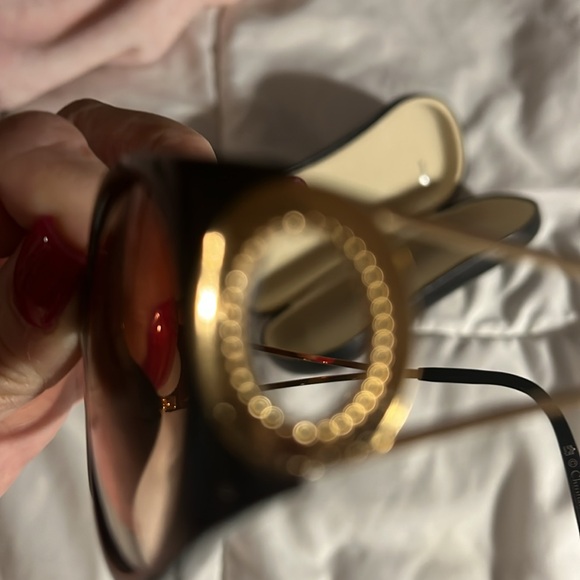 Dior. Elegant Black and Gold Sunglasses - Picture 3 of 6